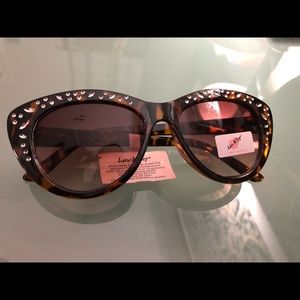 NWT Betsey Johnson Sunglasses